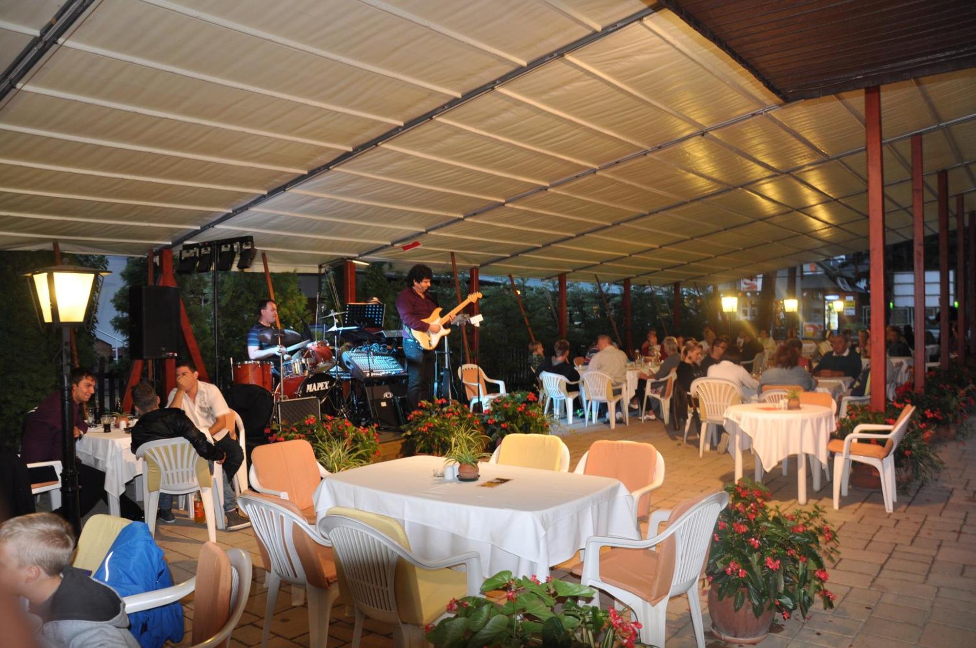 Hotel Melis Balatonlelle Luaran gambar
