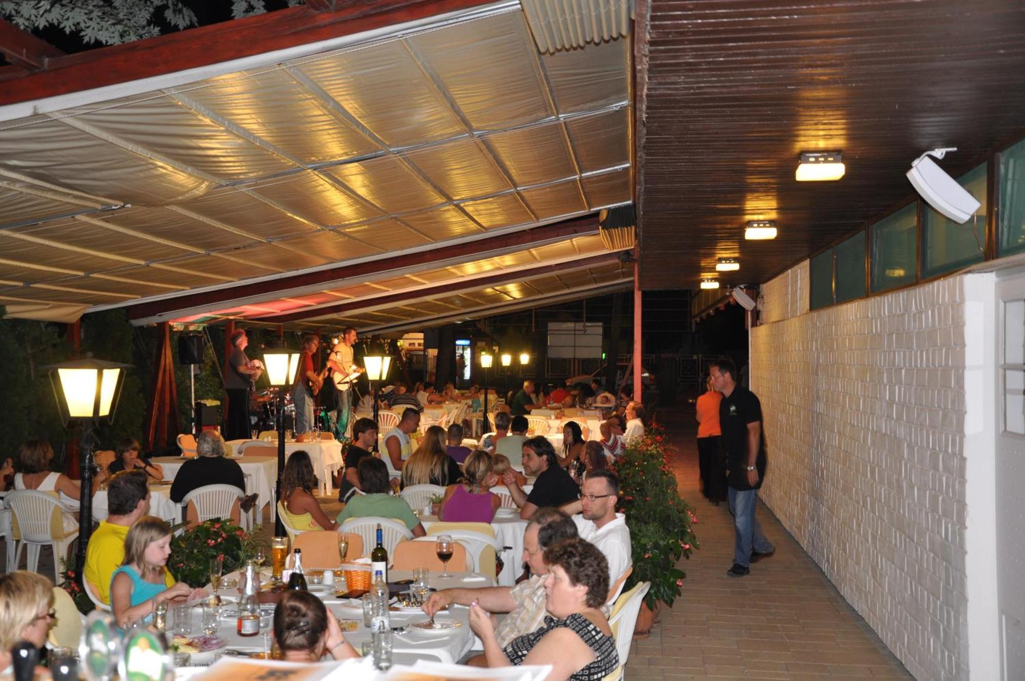 Hotel Melis Balatonlelle Luaran gambar